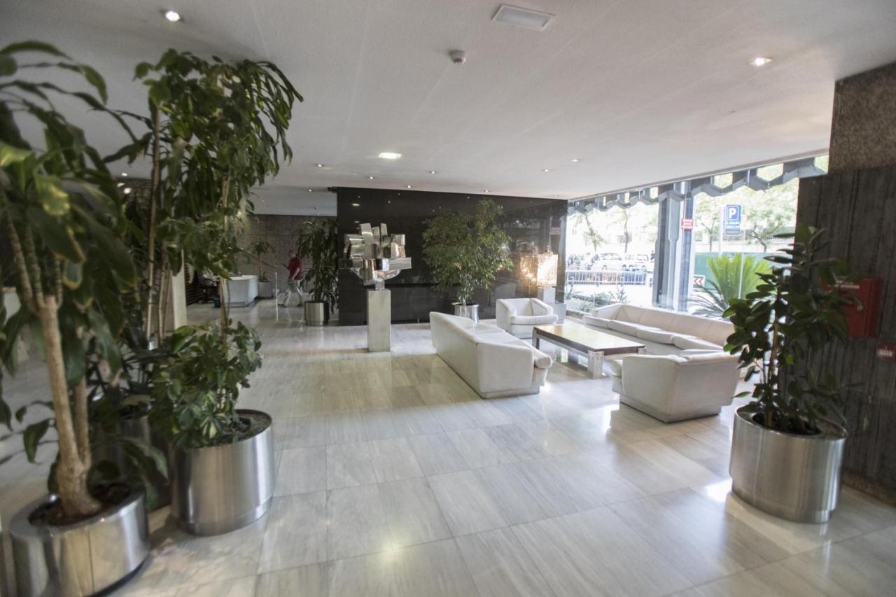 Centro Colon Apartment Мадрид Екстериор снимка